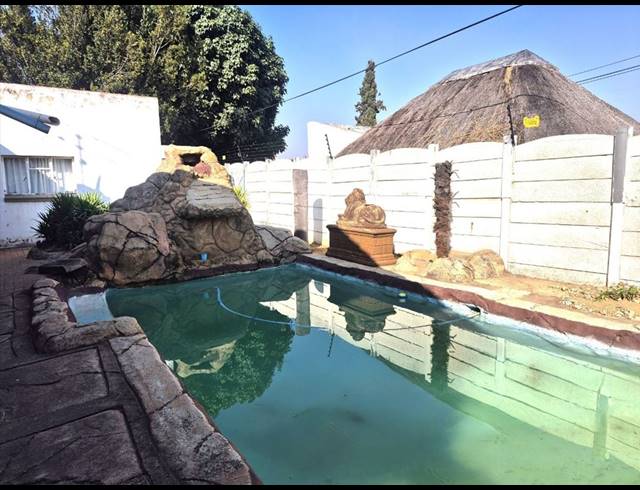 3 BEDROOM FREESTANDING FOR SALE IN VAN RIEBEECK PARK